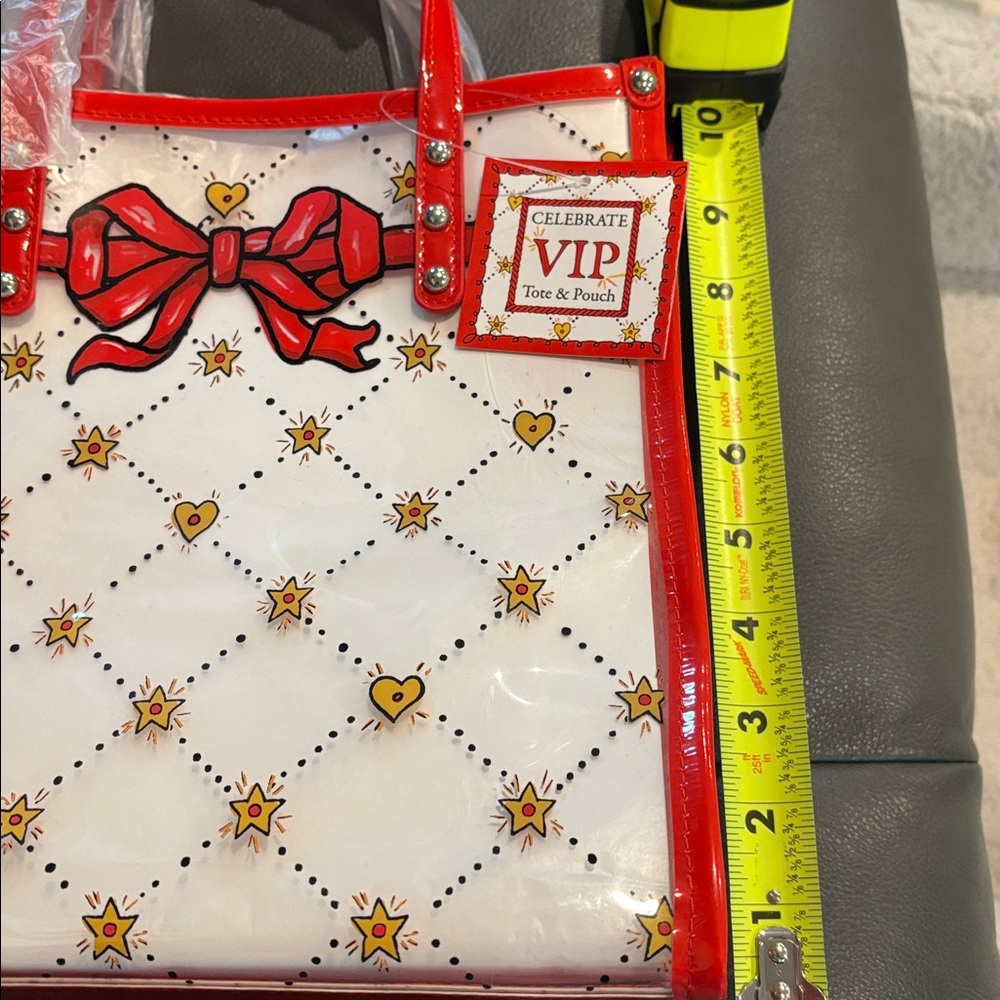 Red and White Tote with Bow Design - Picture 5 of 5